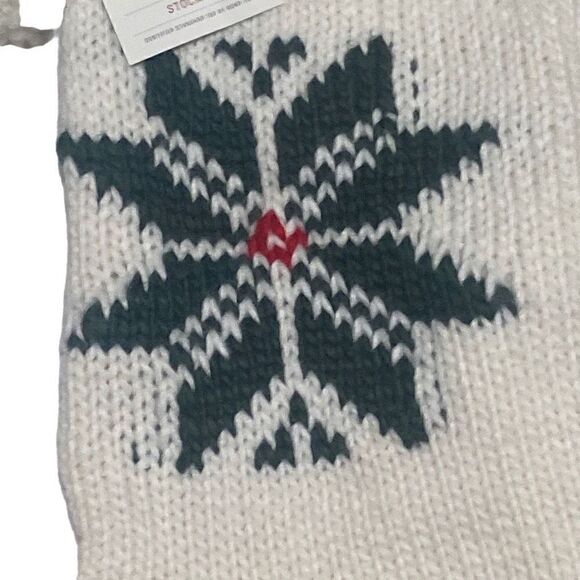 Christmas Lot: 2 Lined Knit Stockings 2 Sets 10’ Tinsel Garland & Kitchen Towels - Picture 3 of 9